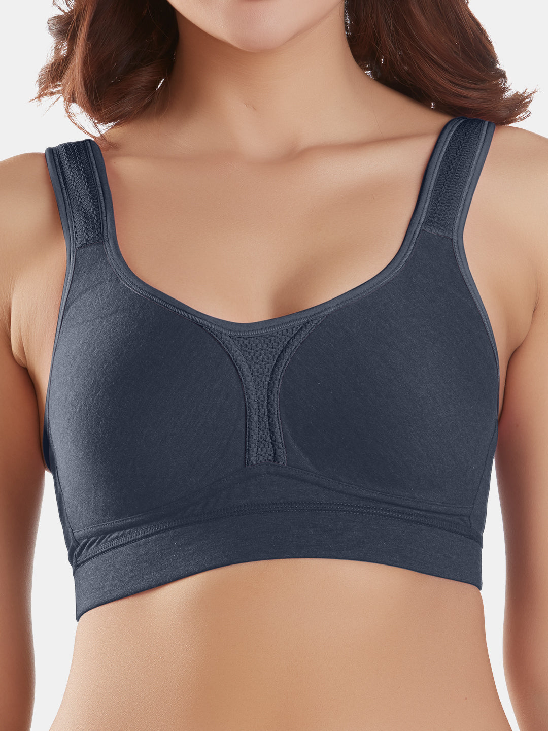 Lightly-Padde-Non-Wired-Sports-Bra-Full-Coverage_Supremo-Denim-Close