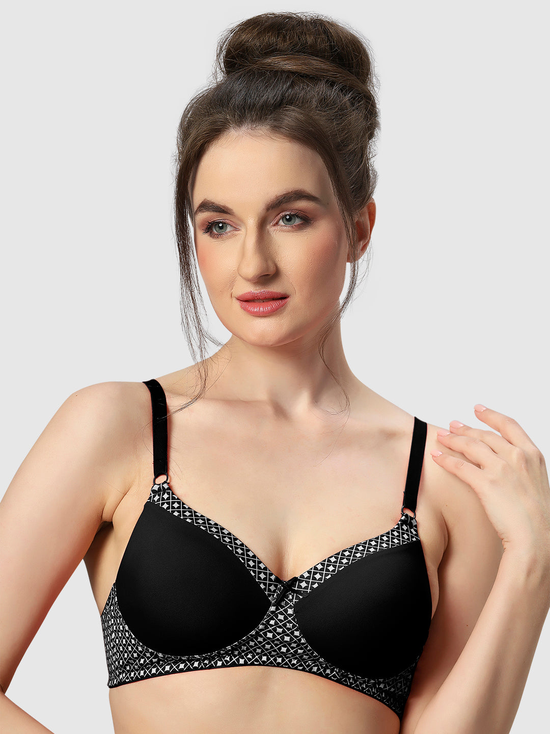 Lightly-Padded-Bra-with-Non-Wired-Seamless-Design-Charmis-Black-Front-Front-Left