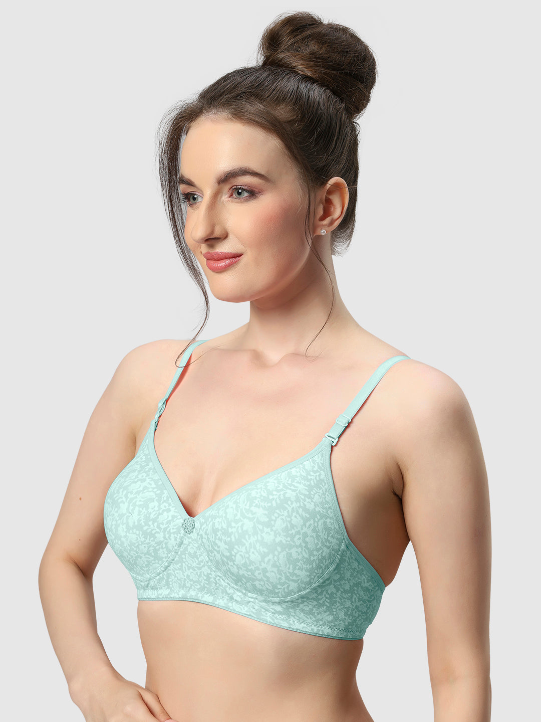 Lightly-Padded-Wireless-T-Shirt-Bra-Melody-Pista-Right