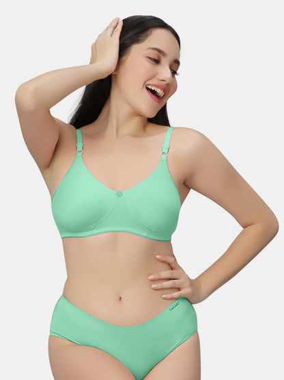 Non-Padded-Non-Wired-T-shirt-Bra-with-Medium-Coverage-in-Cotton-Spandex-Fabric-Basicks-Green-Lifestyle